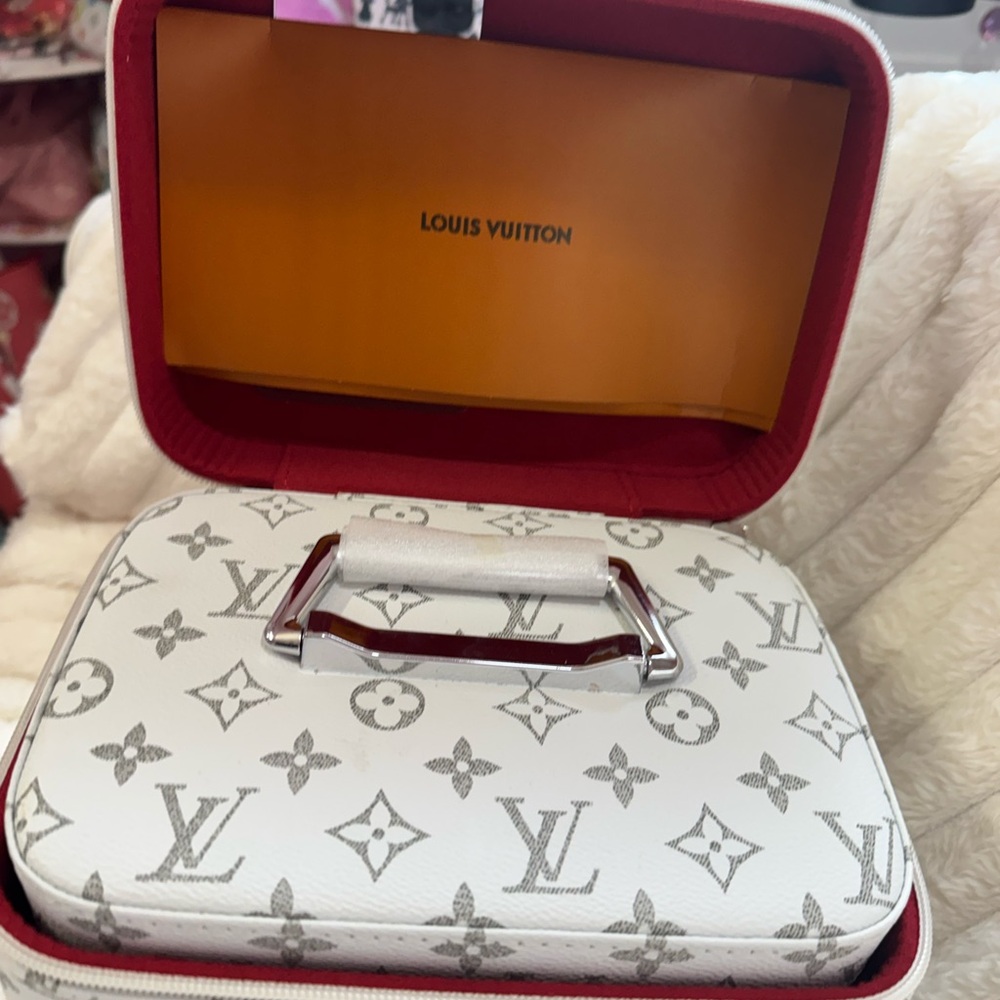 Source Unknown Monogram Cream and Gray Cosmetic B… - image 2